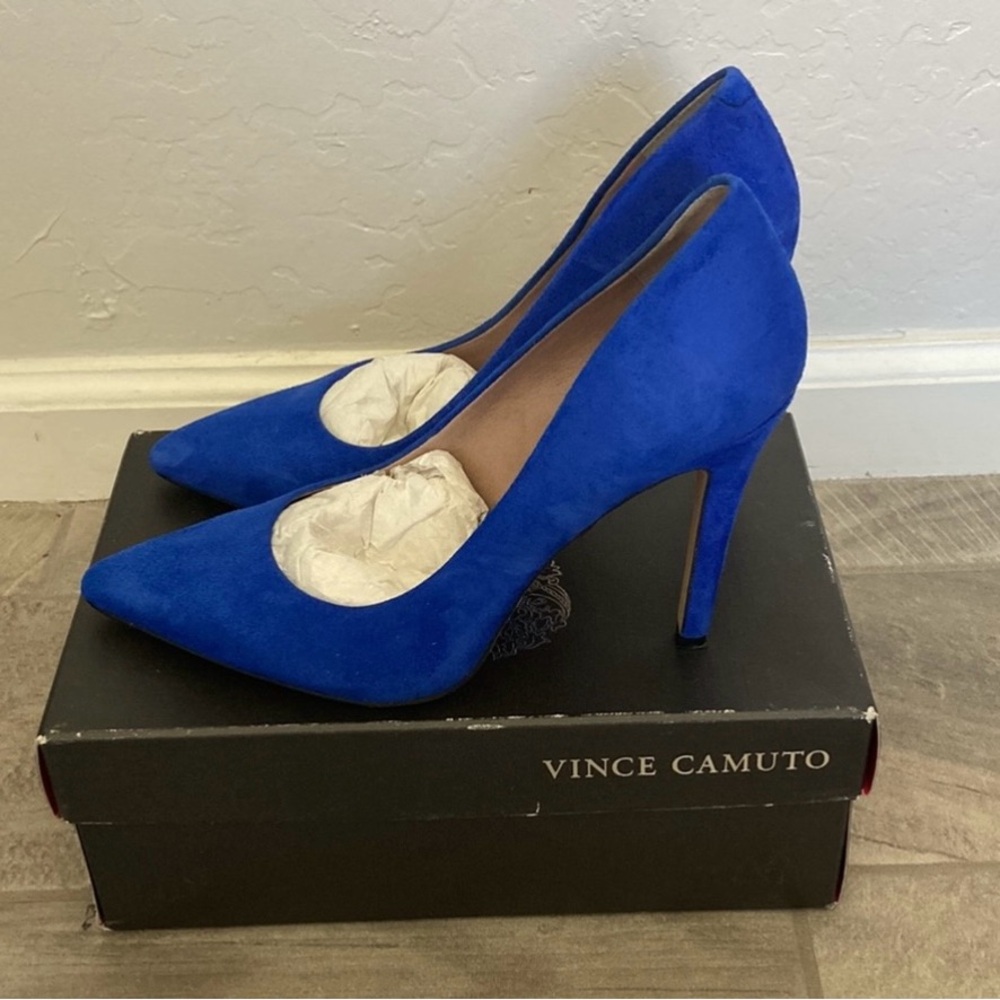 Vince Camuto Suede Pumps, mint condition, gorgeous sapphire color.